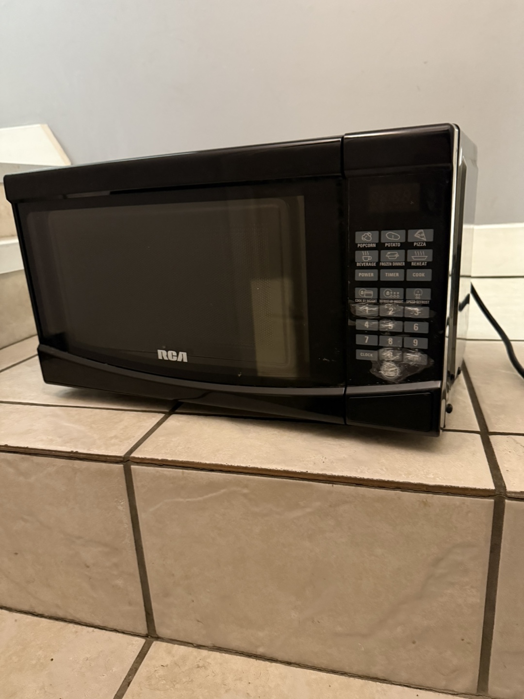 RCA Black Microwave