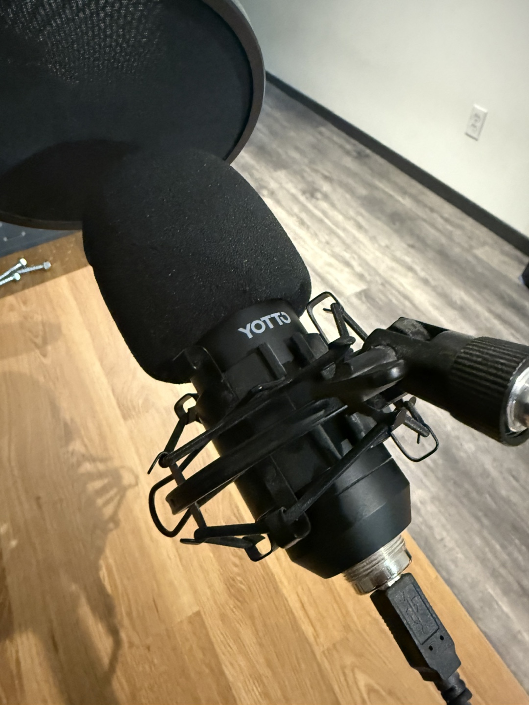 Yotto Microphone with Scissor Arm Stand - photo 2