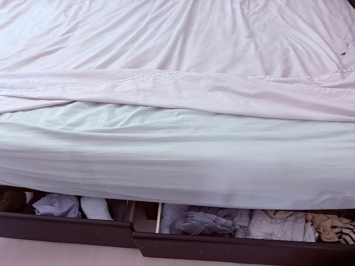 Queen size cot ( cot alone )with 4 storage image indicator(5)