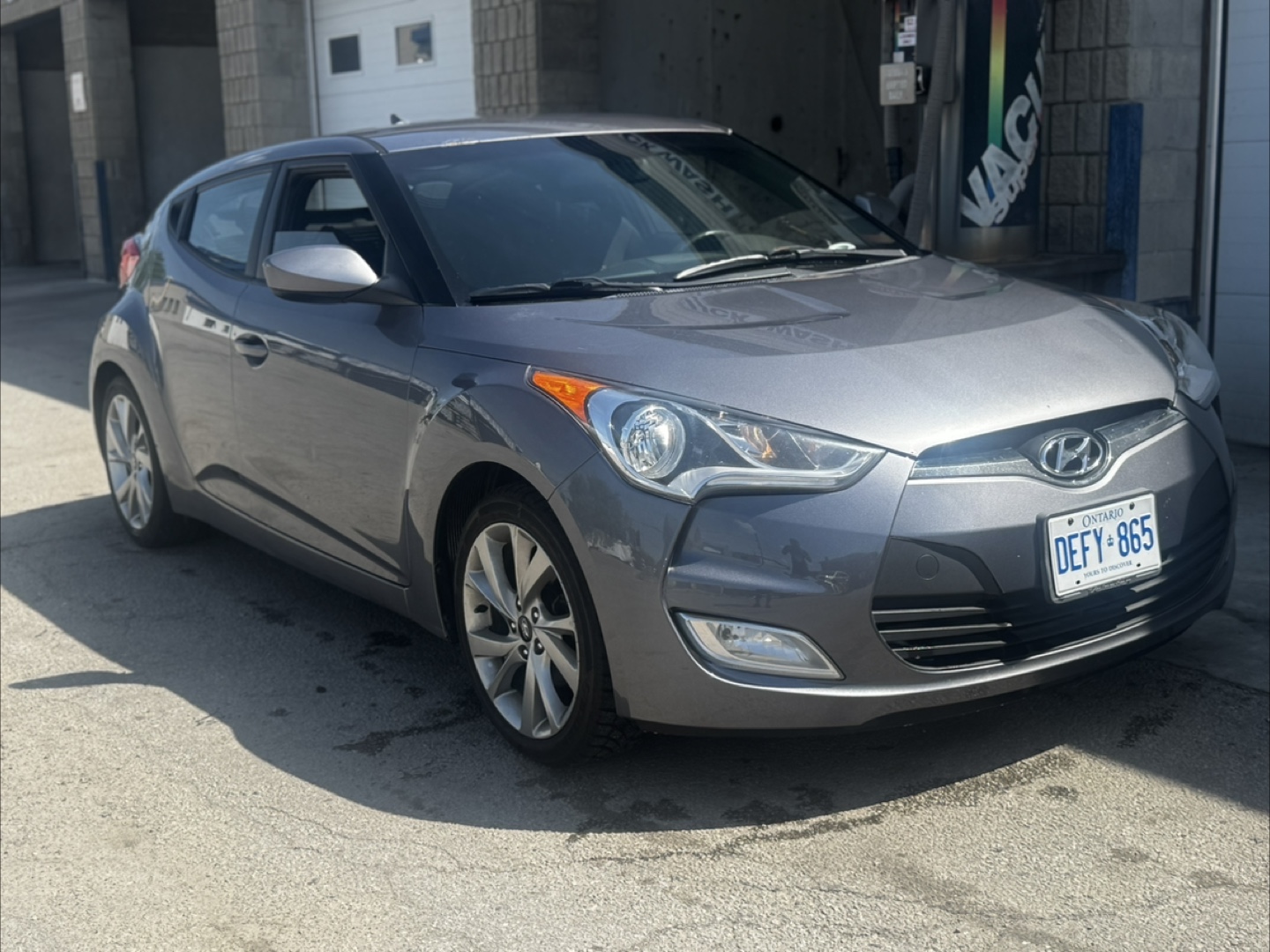 2016 Hyundai Veloster - Grey Hatchback - photo 3