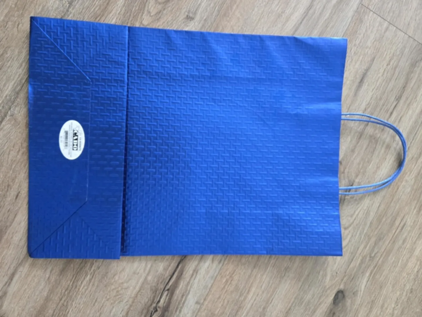 Blue gift bag #freecycle thumbnail