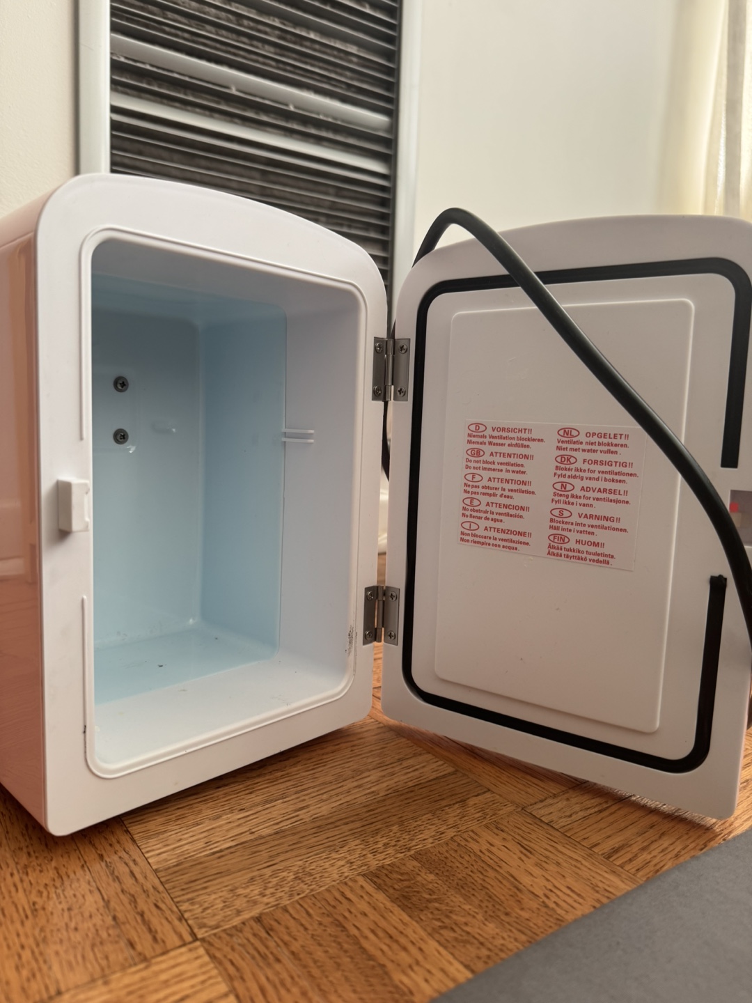Chefman Portable Pink Mini Fridge - photo 2