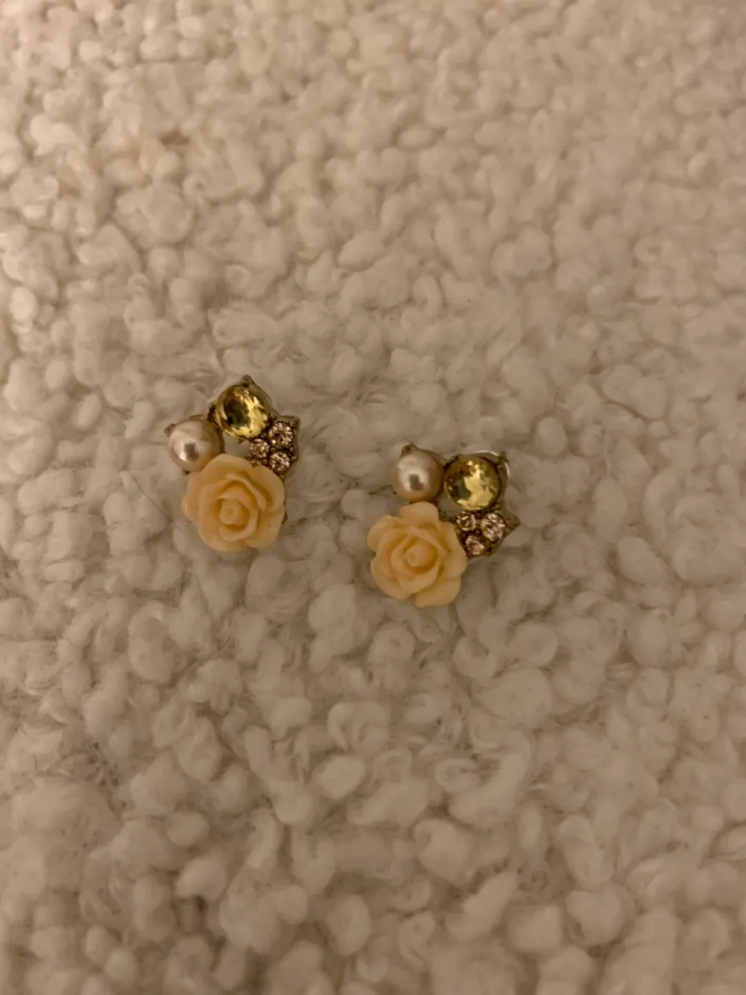 Floral Stud Earrings #freecycle thumbnail