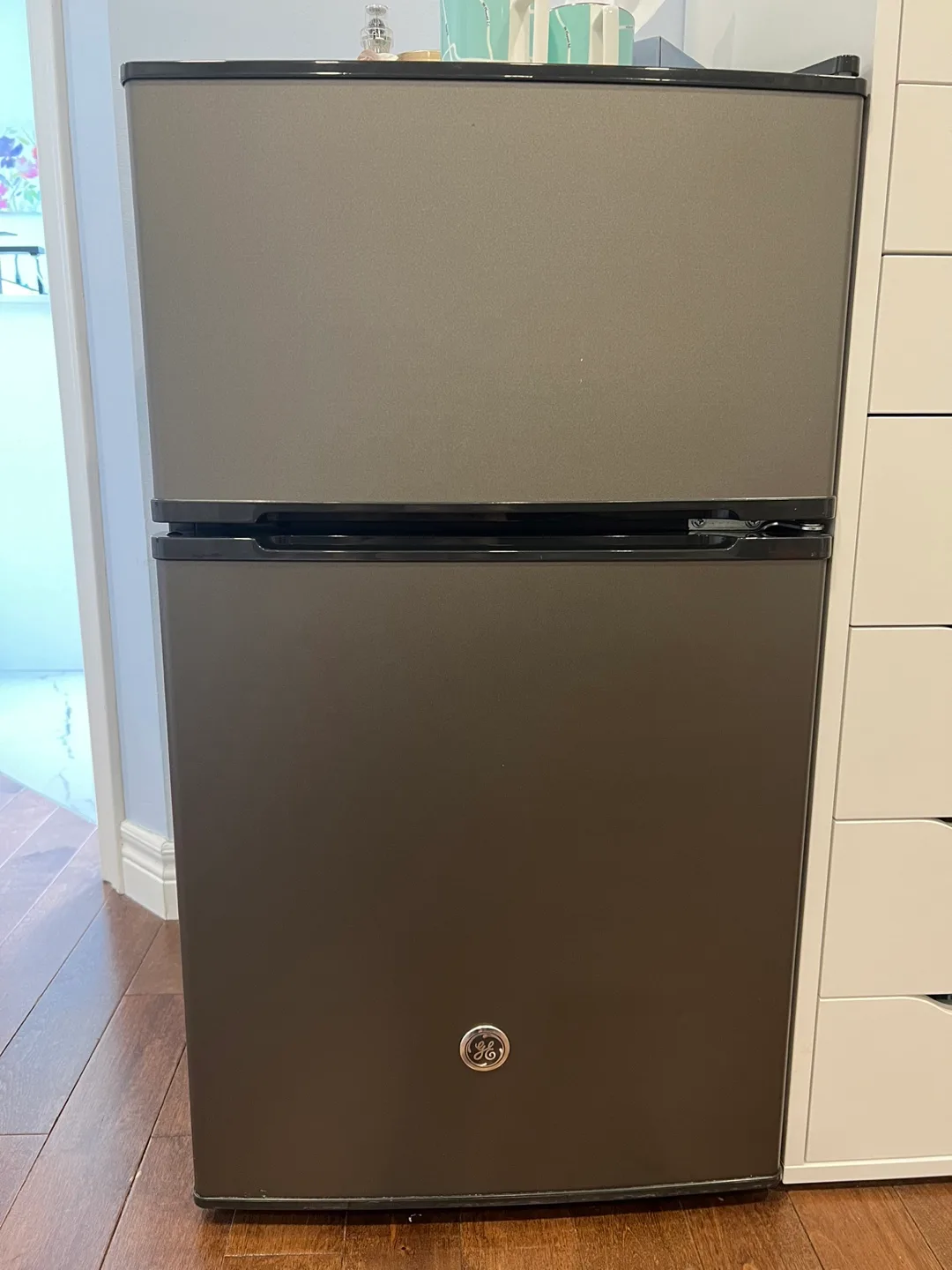 GE Compact Mini Fridge - Great Condition! thumbnail