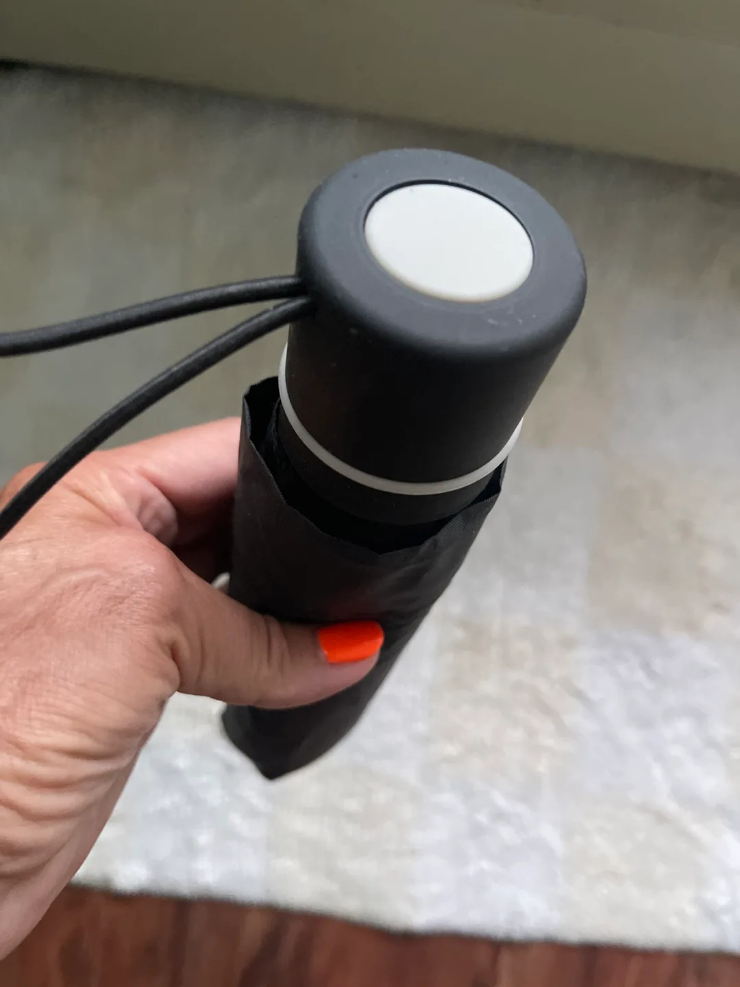 Black Compact Travel Umbrella image indicator(2)