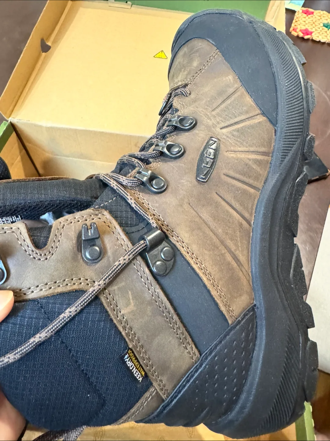 KEEN Revel Shellback Waterproof Hiking Boots - Size 9.5 image indicator(5)