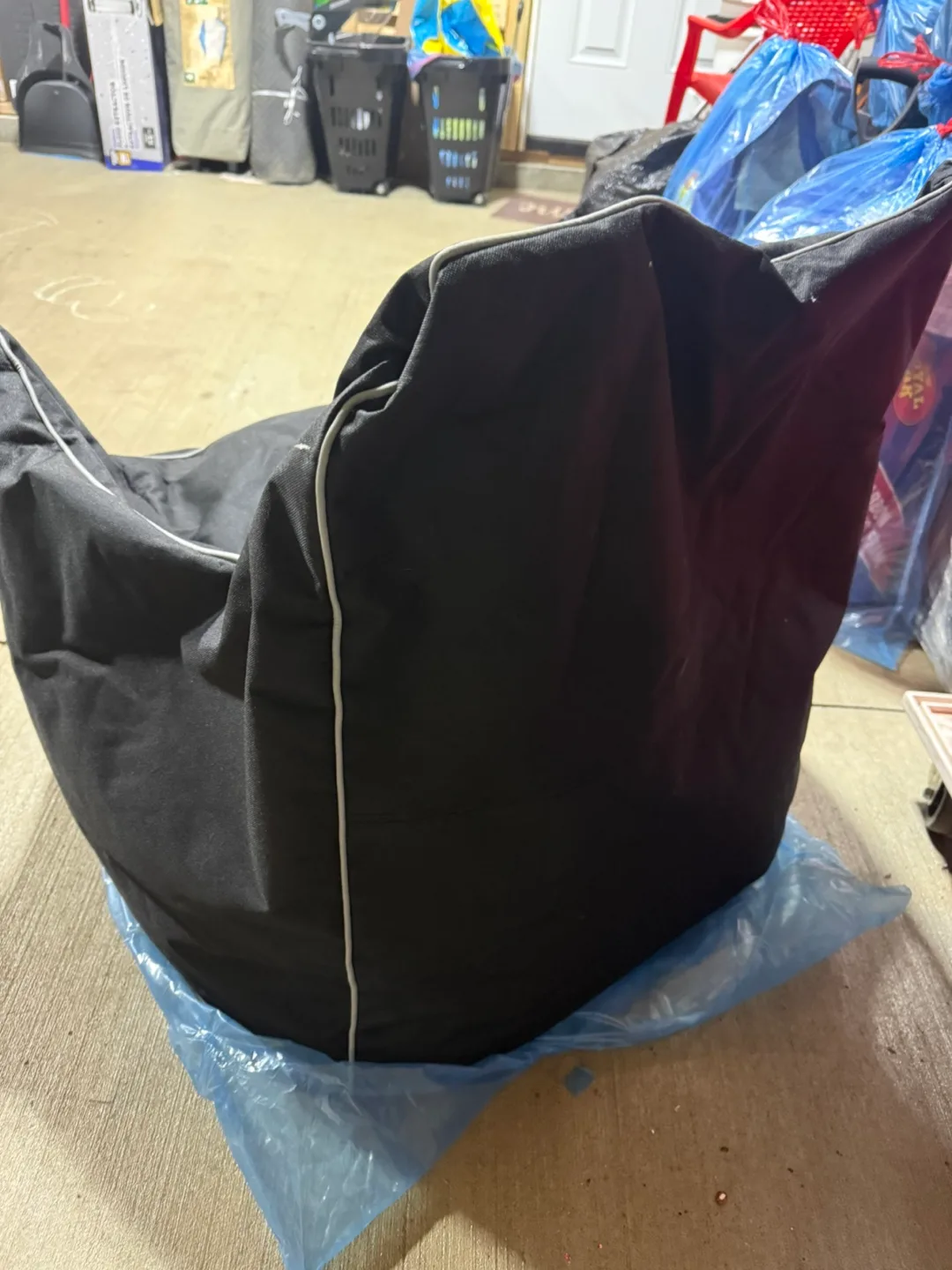 Black Bean Bag Chair image indicator(3)