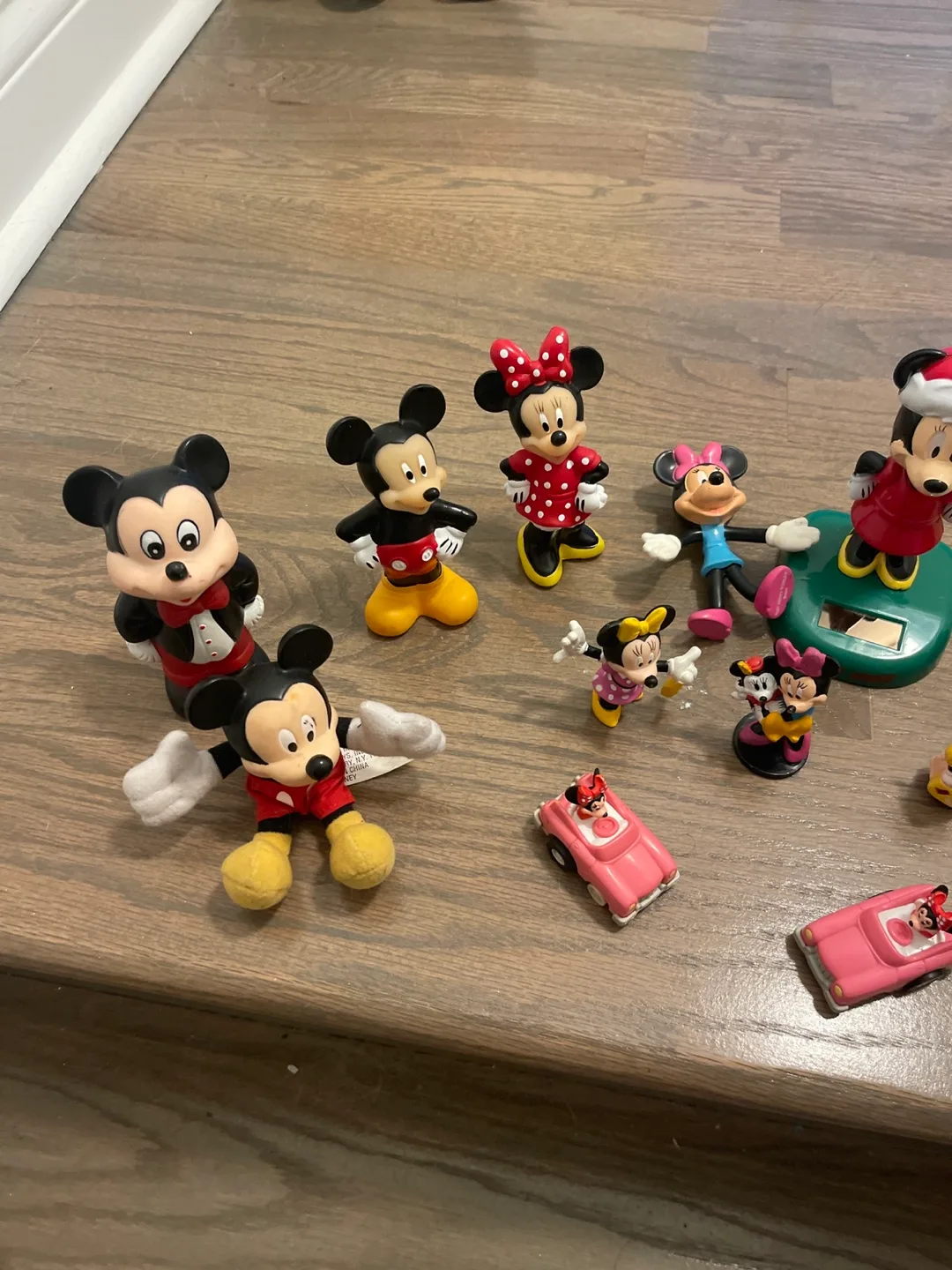 Mickey & Minnie Mouse Figurines Lot thumbnail