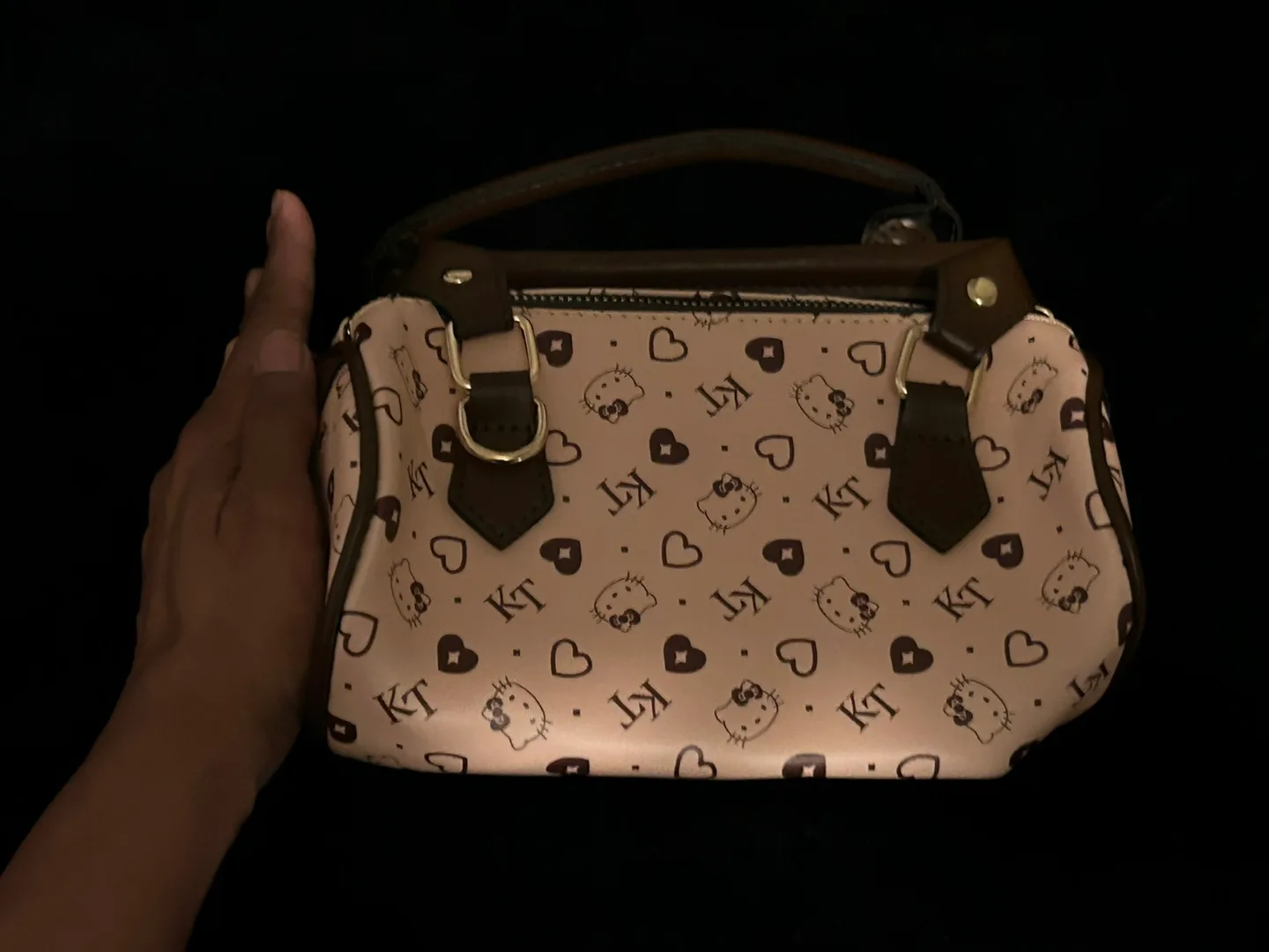 Hello Kitty Mini Barrel Bag image indicator(3)