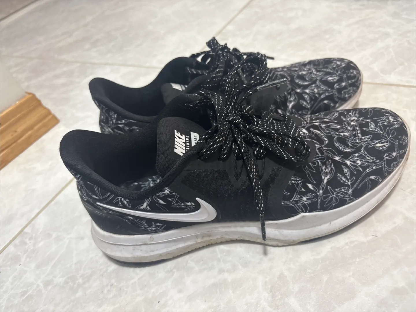 Nike Training TR8 Floral Black/White Shoes thumbnail