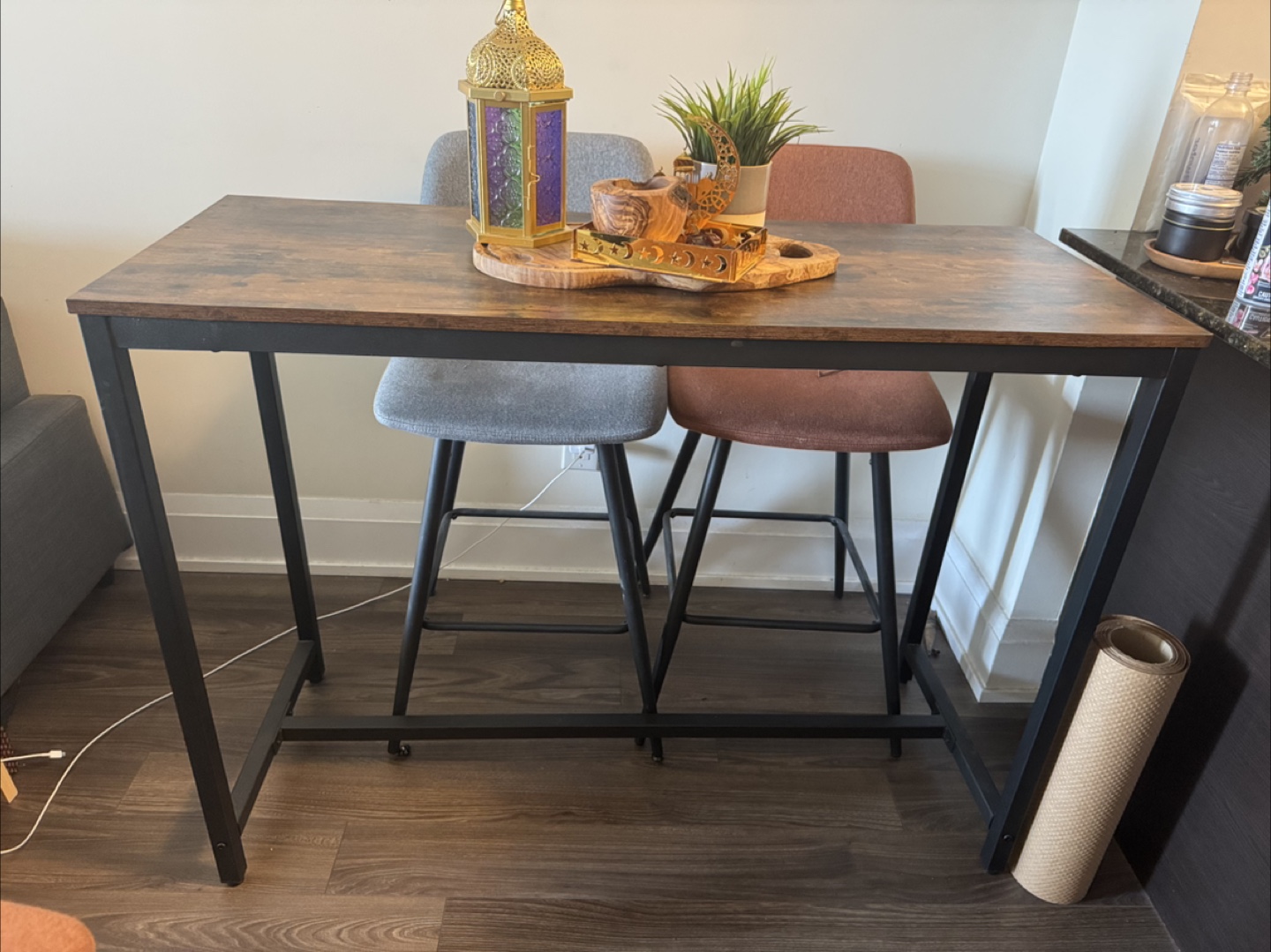 Pub Table with 4 Bar Stools (dining table) - photo 2