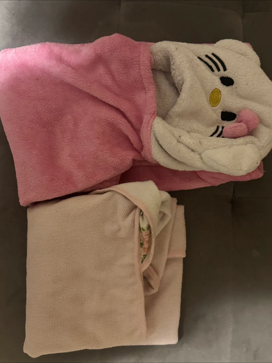 Hello Kitty Robe & Towel Set thumbnail