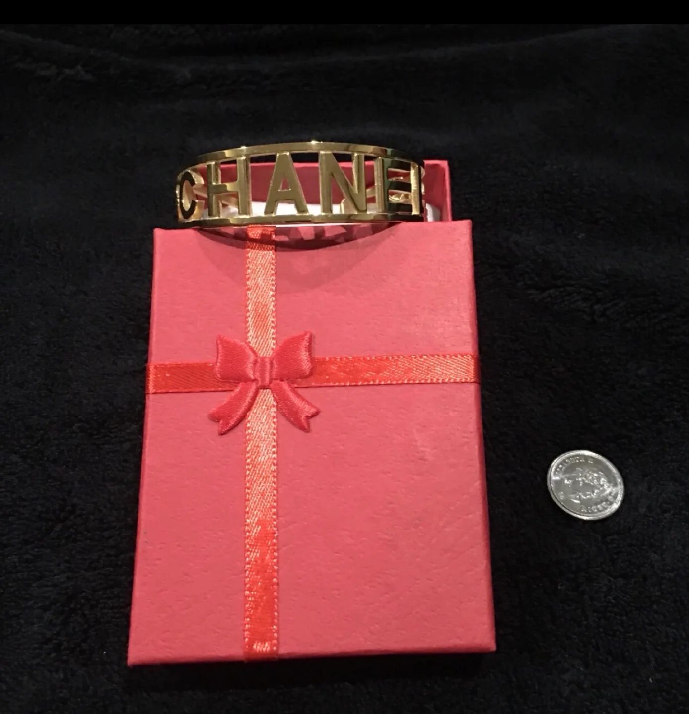 Chic Gold Bangle Bracelet thumbnail