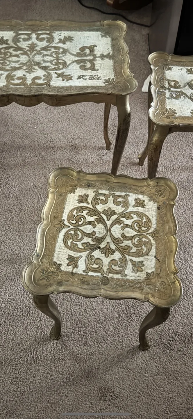 Vintage Nesting Tables - Made in Italy image indicator(2)