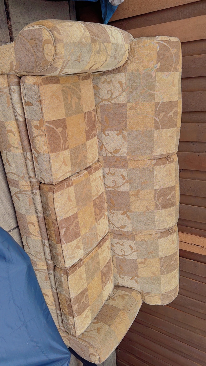 Use Patterned Three-Seat Sofa - photo 3