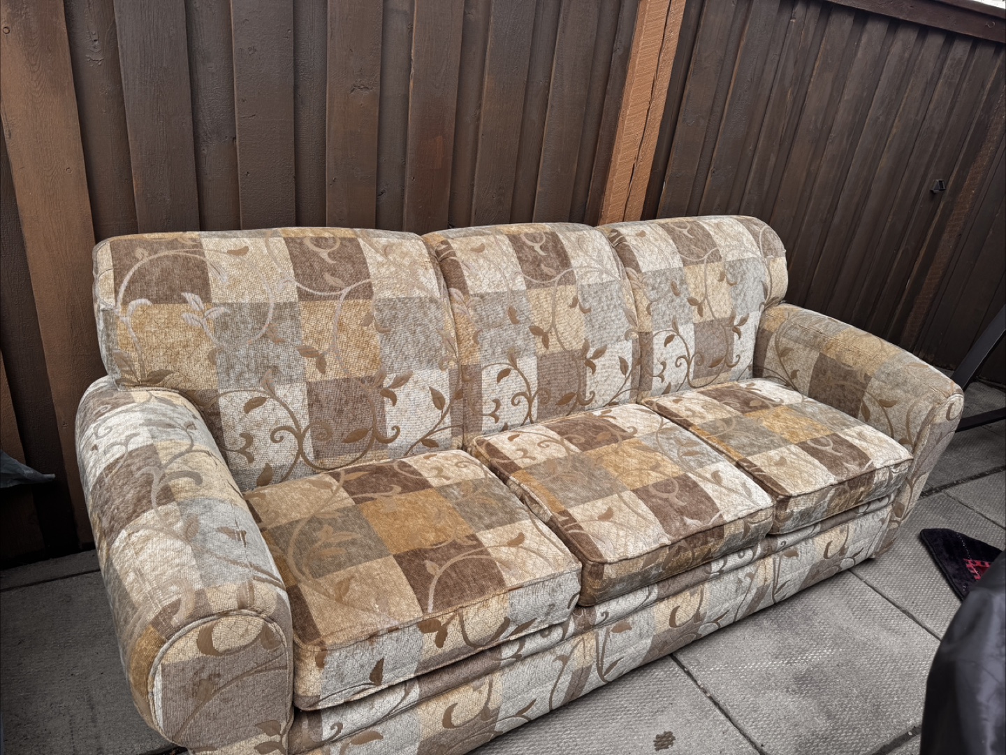 Use Patterned Three-Seat Sofa
