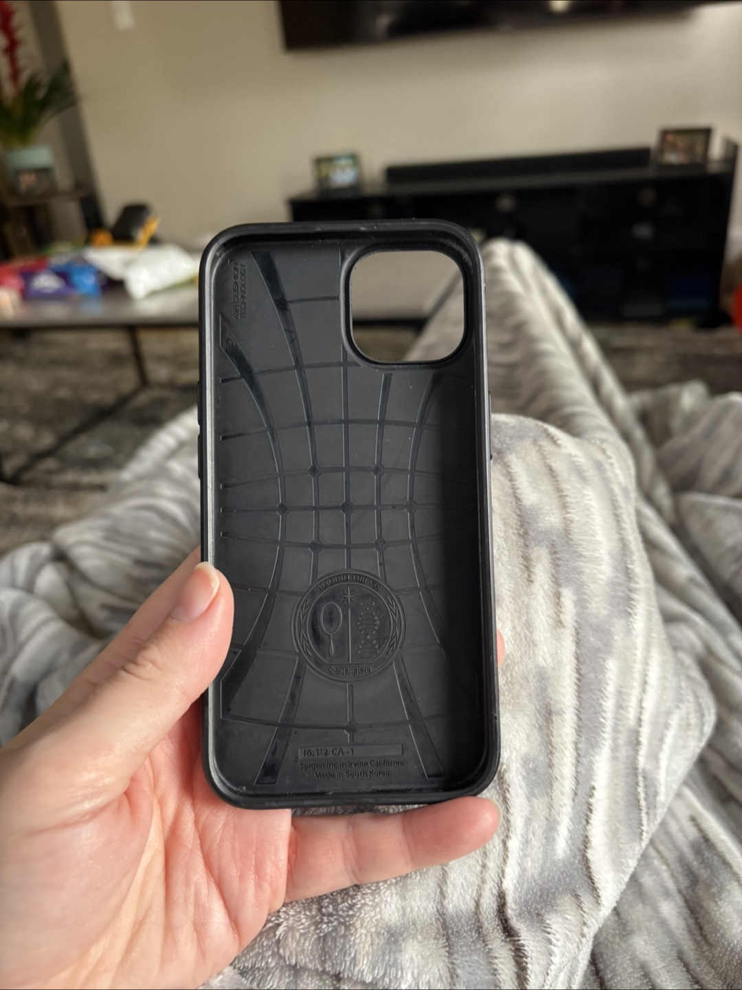 iPhone 14 Blue & Spigen Case - photo 5