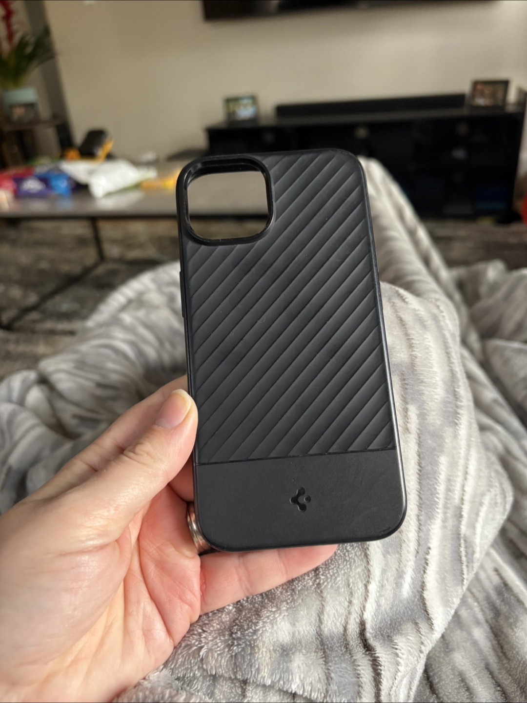 iPhone 14 Blue & Spigen Case - photo 4