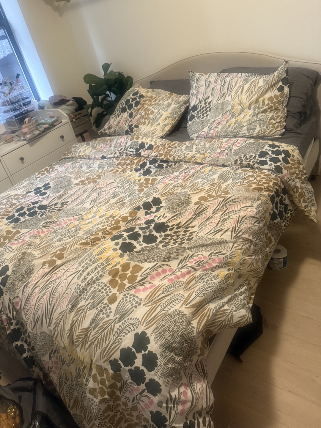 Beautiful IKEA Queen Bed Frame, Mattress, Pillows, and Bedding - photo 2