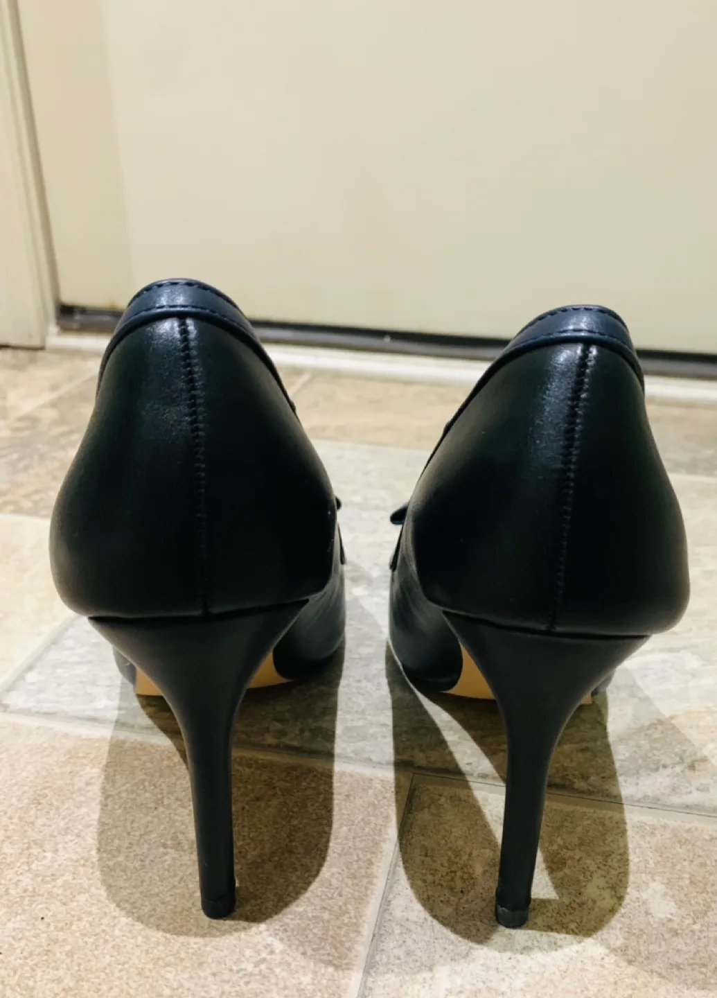 Black Heels Size 5.5 Like New image indicator(3)
