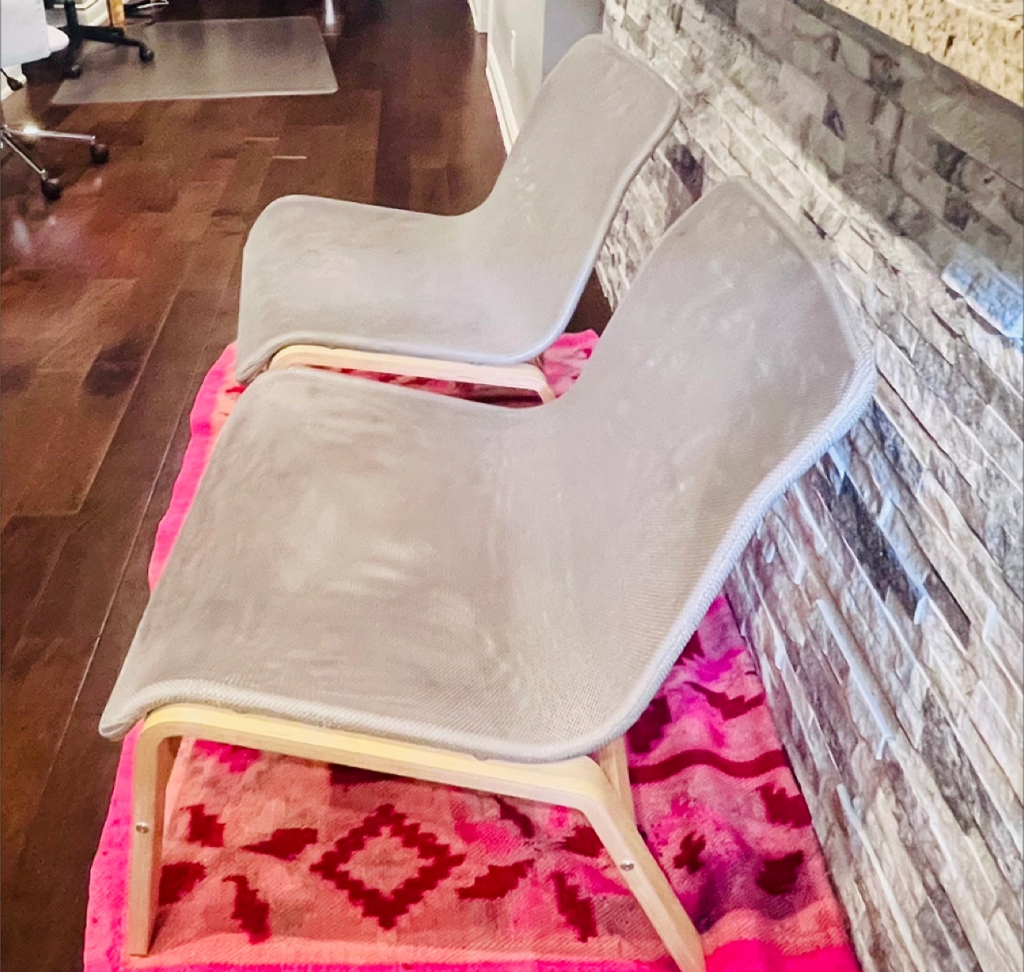 Pair of Modern Grey Accent Chairs - photo 2