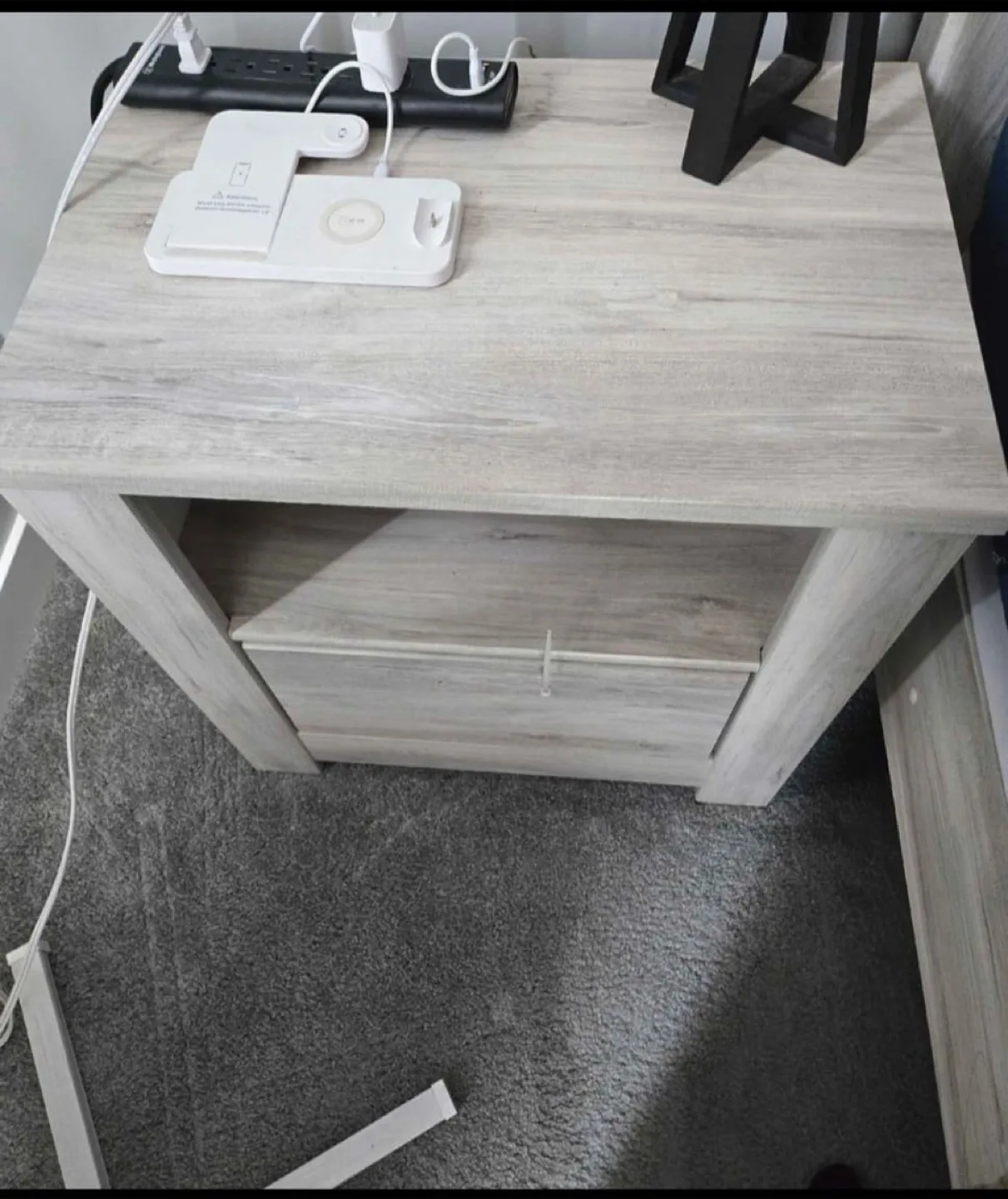 Bedroom Set - Bed, 2 Nightstand & Dresser