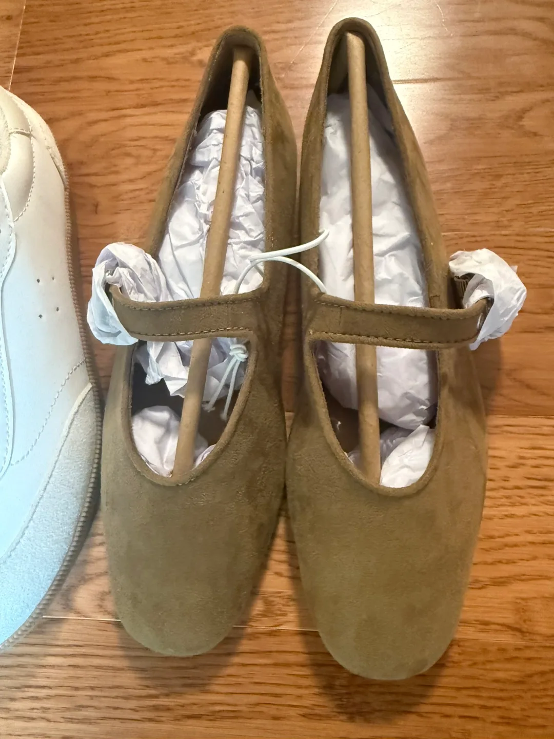 NEW! H&M White Sneakers and brown Maryjane’s - Size 7 (New) image indicator(2)