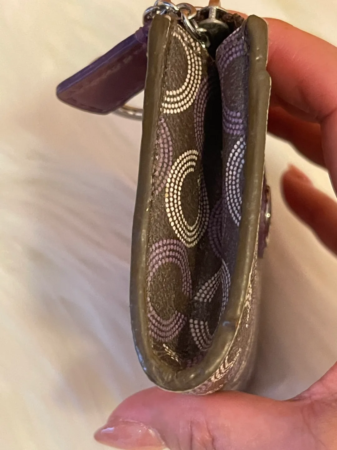 “VINTAGE” Coach Coin Purse with Key Ring image indicator(6)