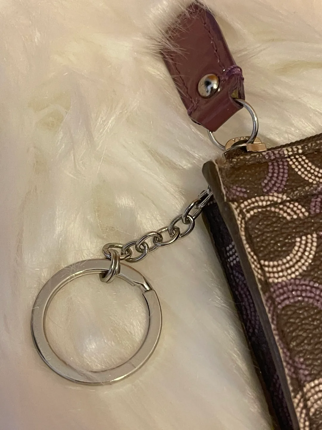 “VINTAGE” Coach Coin Purse with Key Ring image indicator(3)