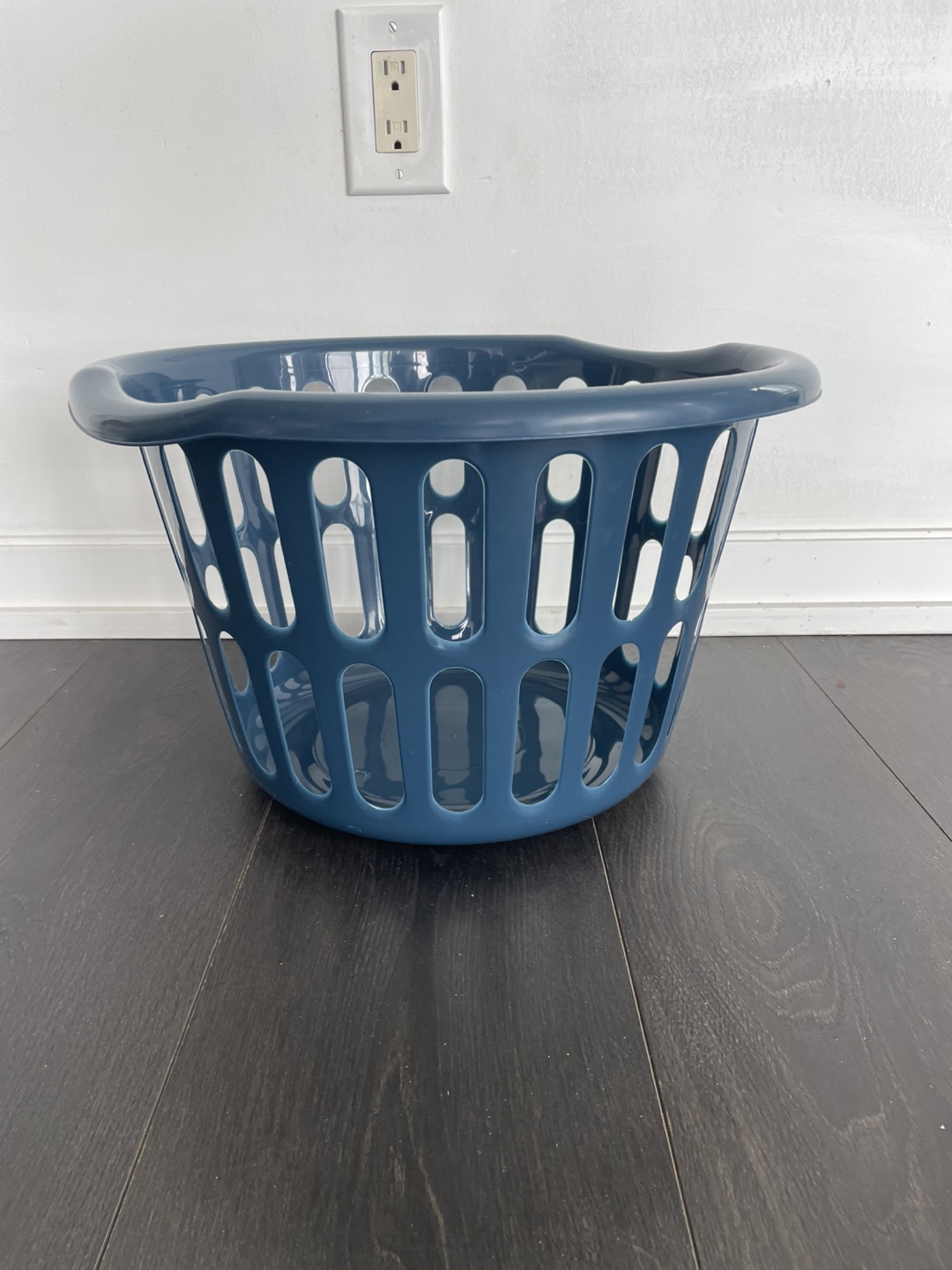 Blue Plastic Laundry Basket - photo 2