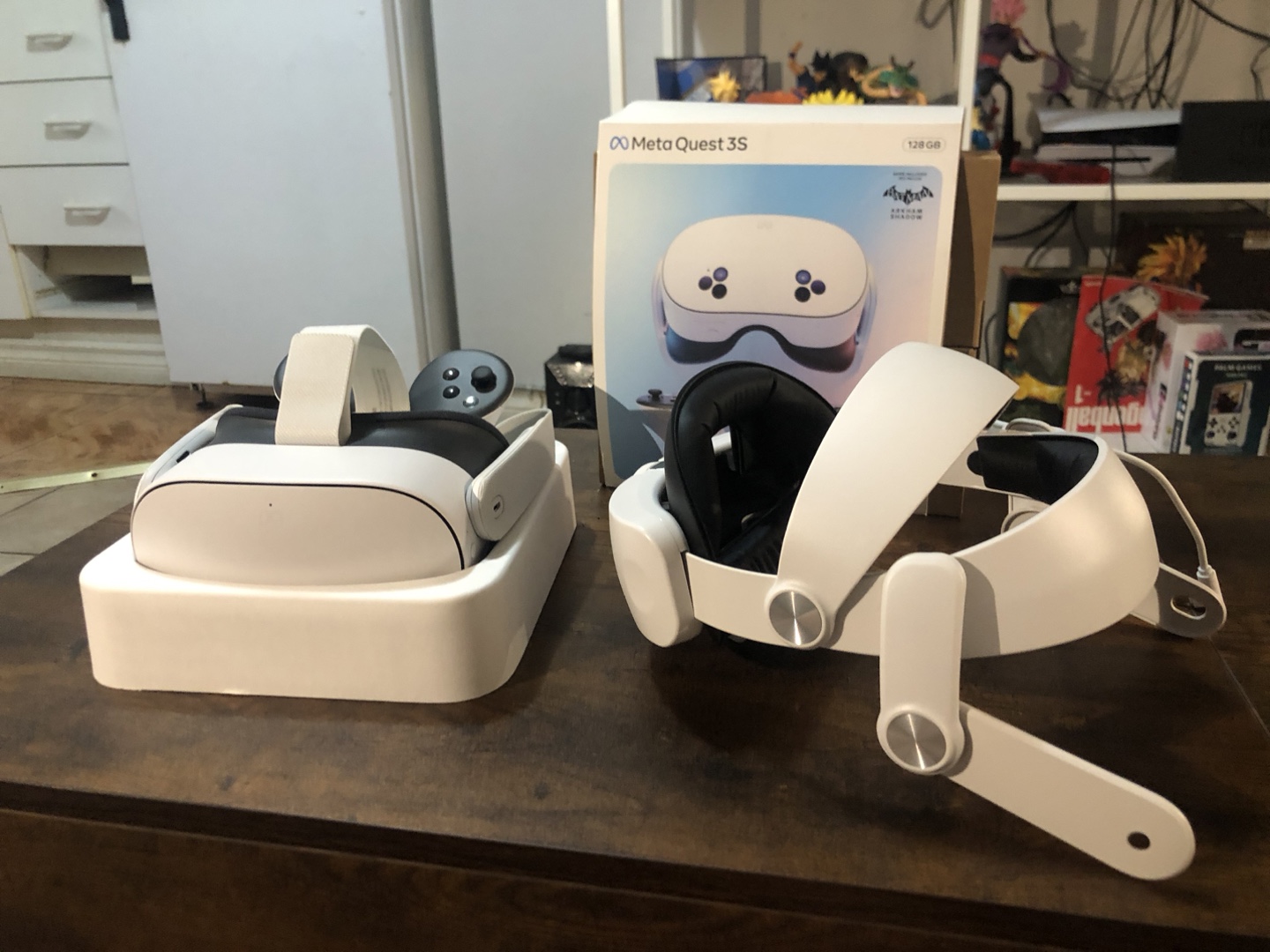 Meta Quest 3S 128 GB VR Headset with Additional head strap