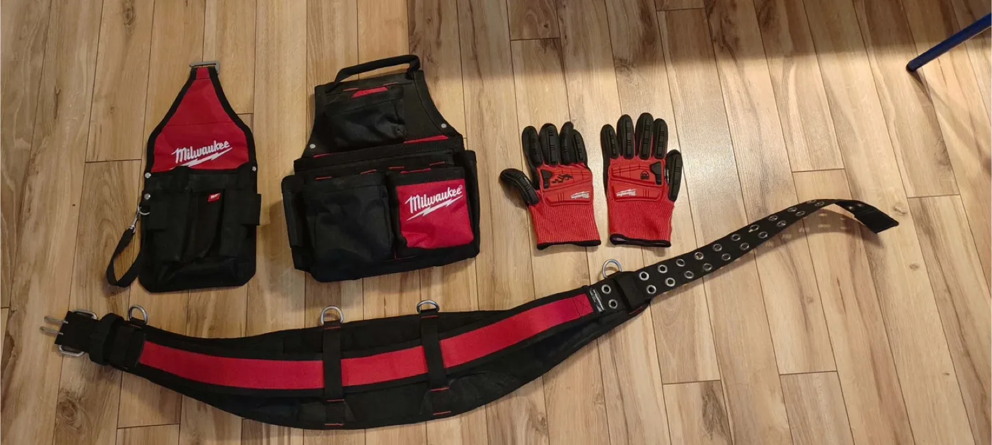 Milwaukee Tool Belt, Pouches & Gloves Set thumbnail