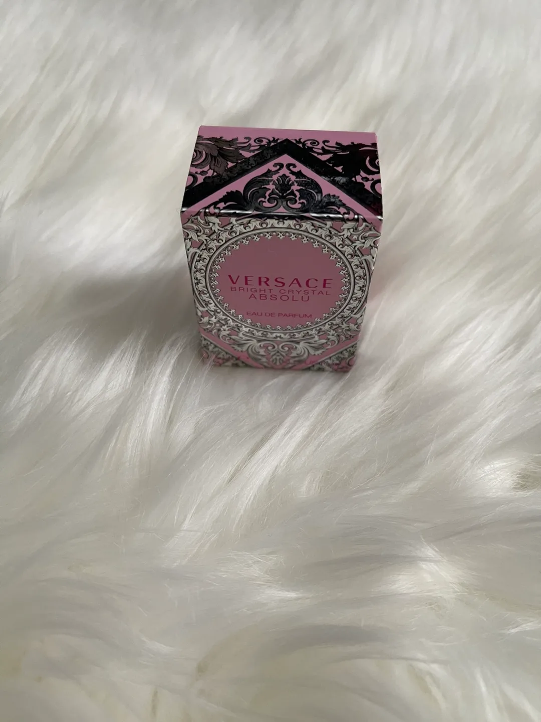 BNIB- Versace Bright Crystal Absolu Eau de Parfum image indicator(2)