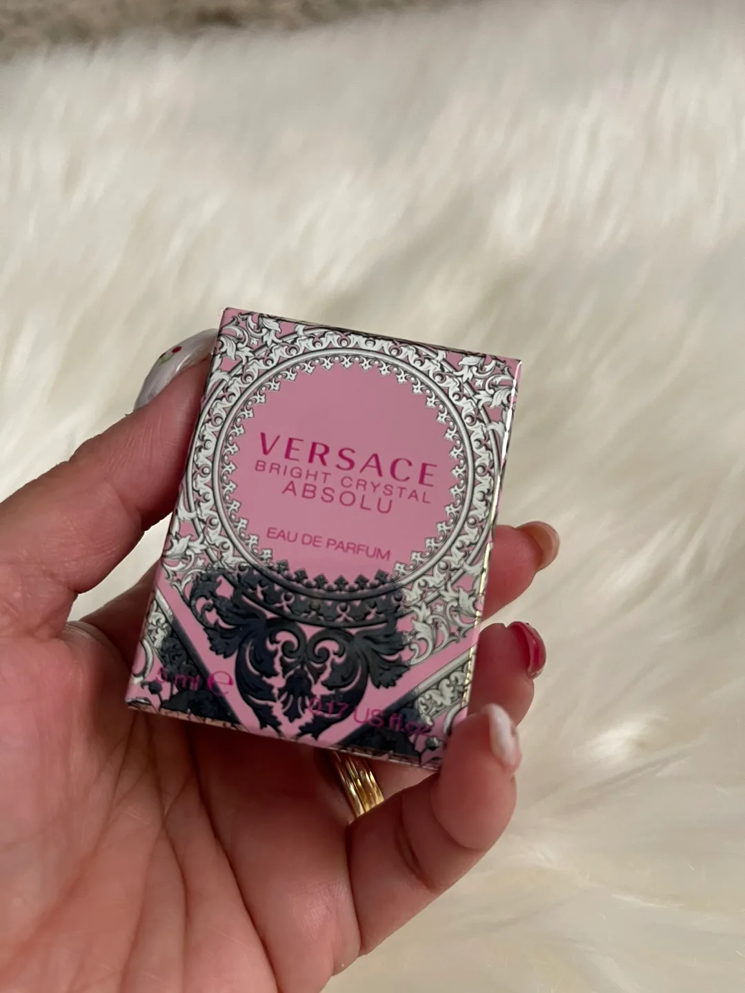 BNIB- Versace Bright Crystal Absolu Eau de Parfum image indicator(6)