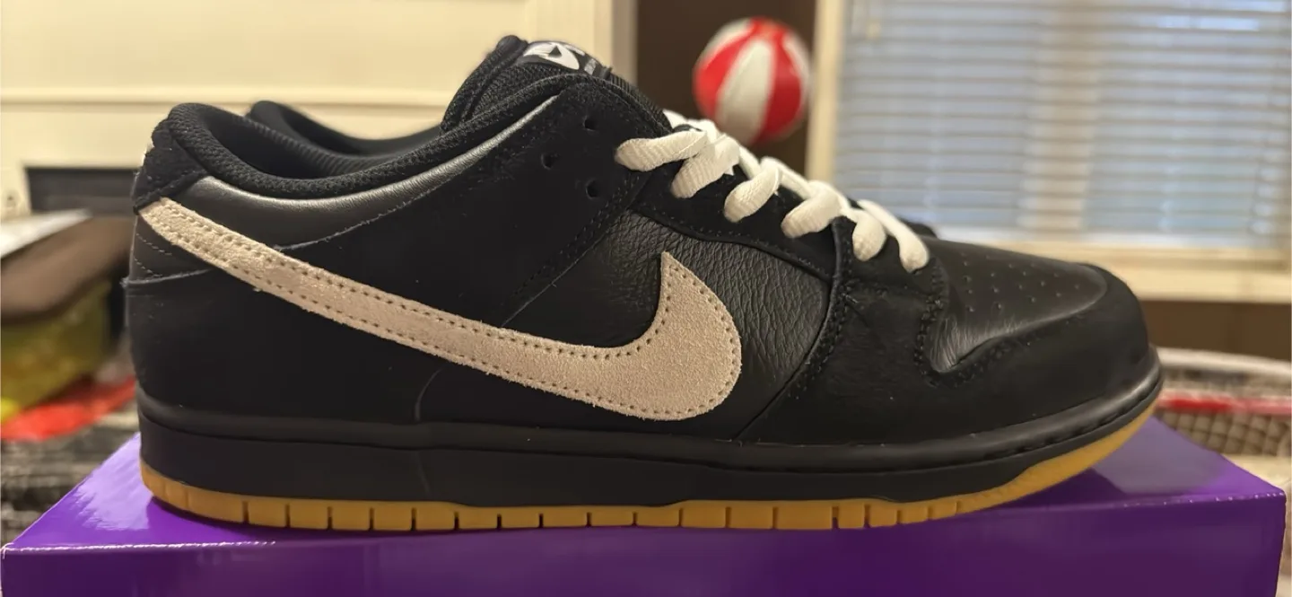 Nike SB Dunk Low Pro Black/Gum (10.5) image indicator(2)