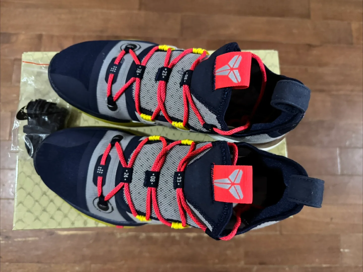 Nike Kobe 9 AD size 10.5 image indicator(3)