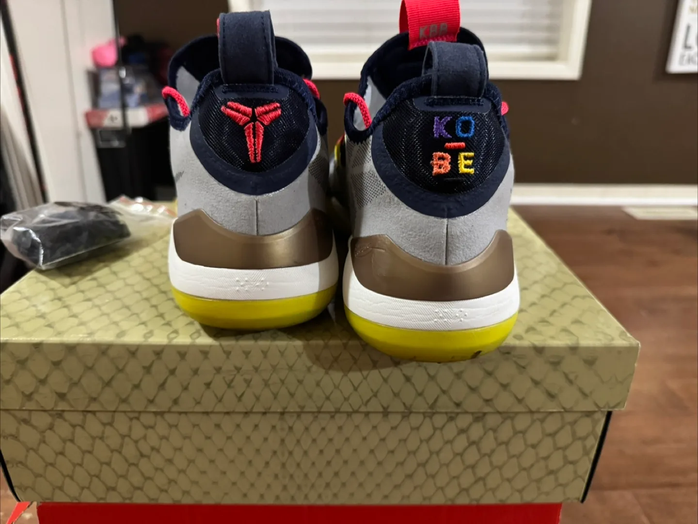 Nike Kobe 9 AD size 10.5 image indicator(5)