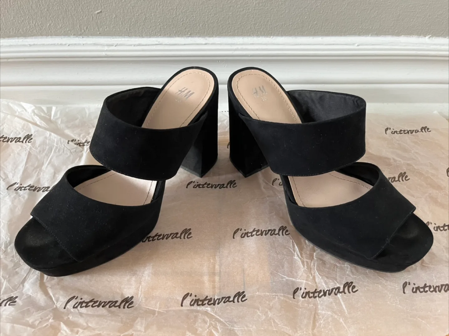 H&M Black Platform Heels image indicator(4)