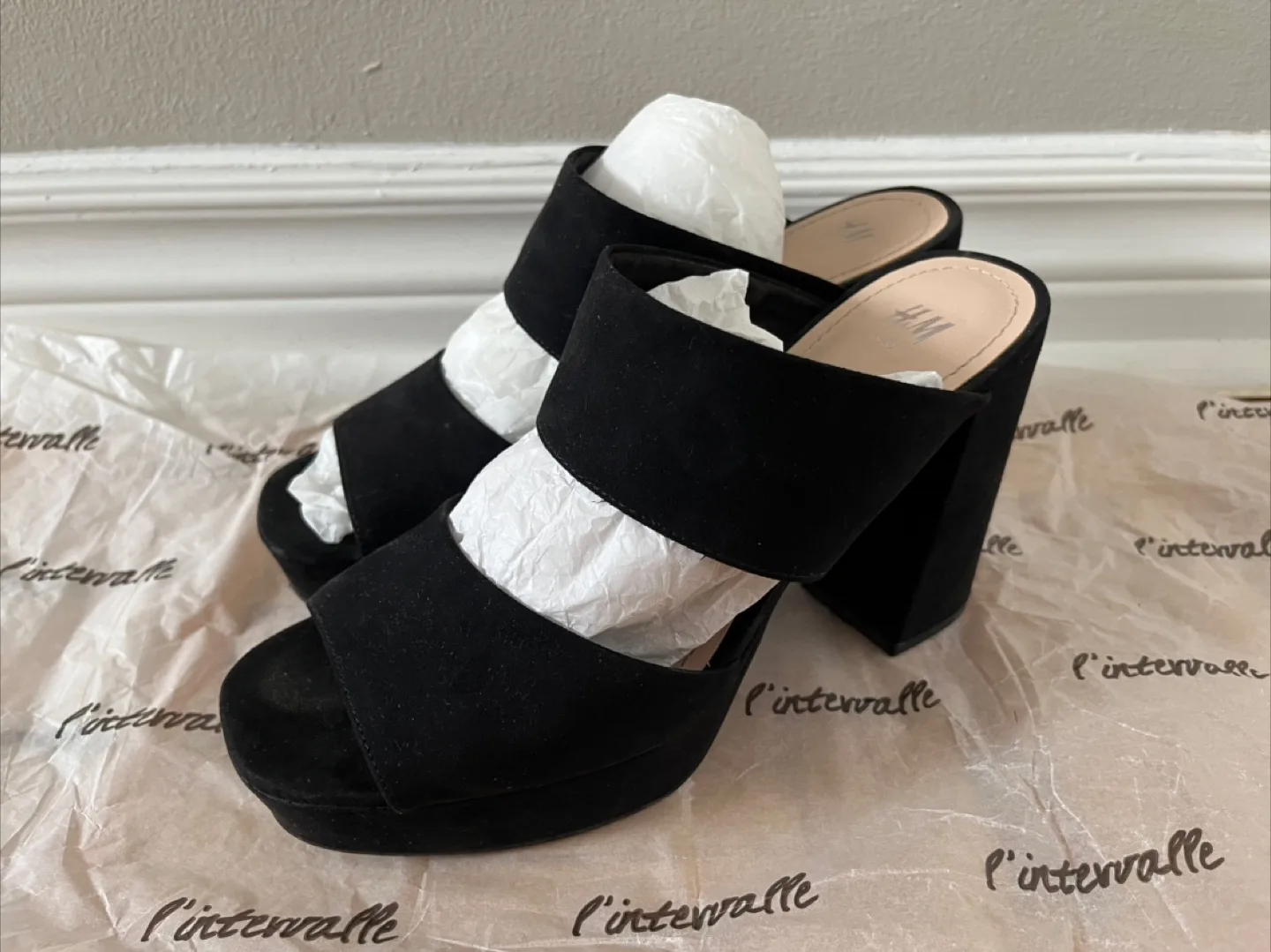 H&M Black Platform Heels image indicator(6)