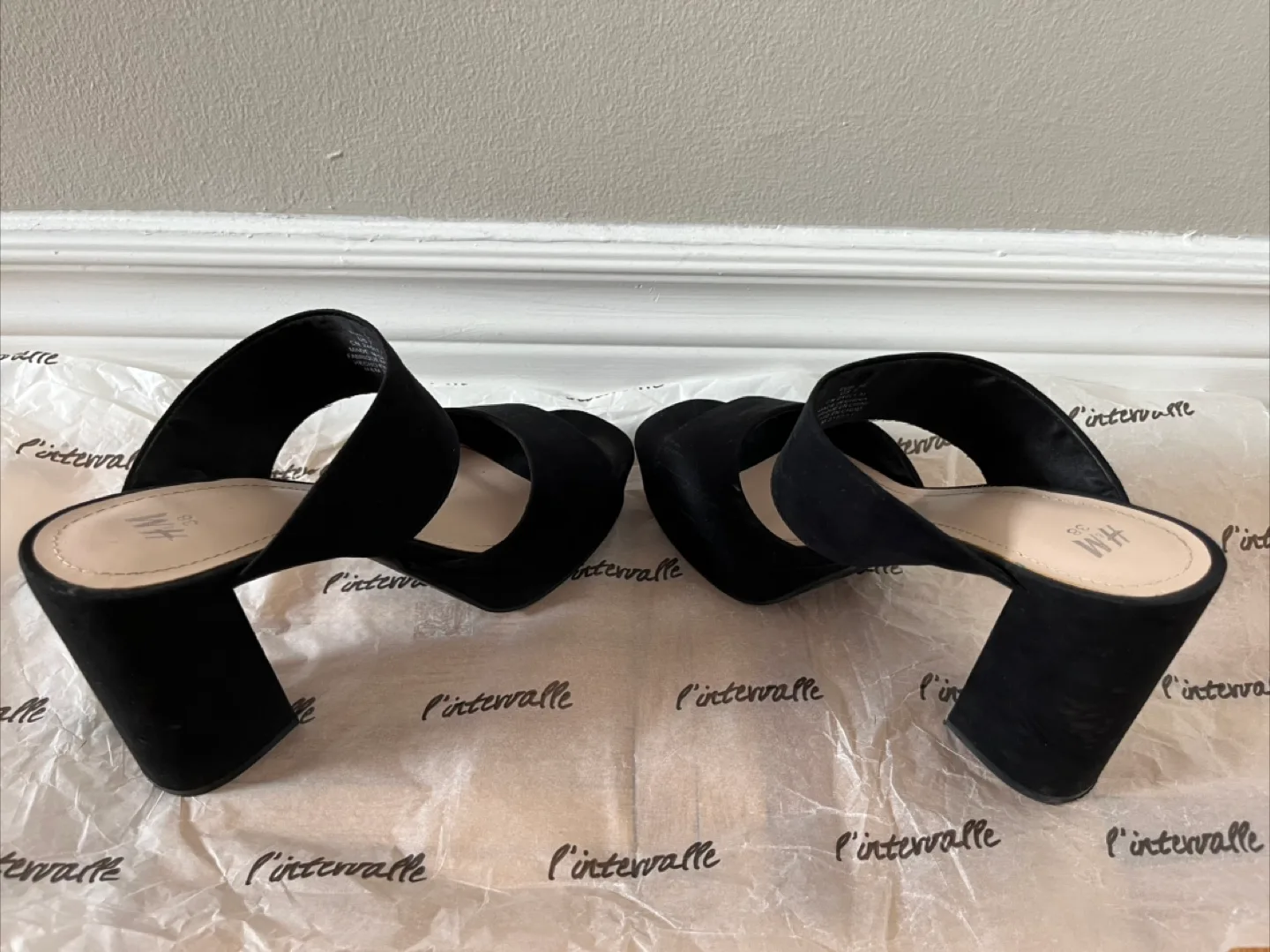 H&M Black Platform Heels image indicator(3)