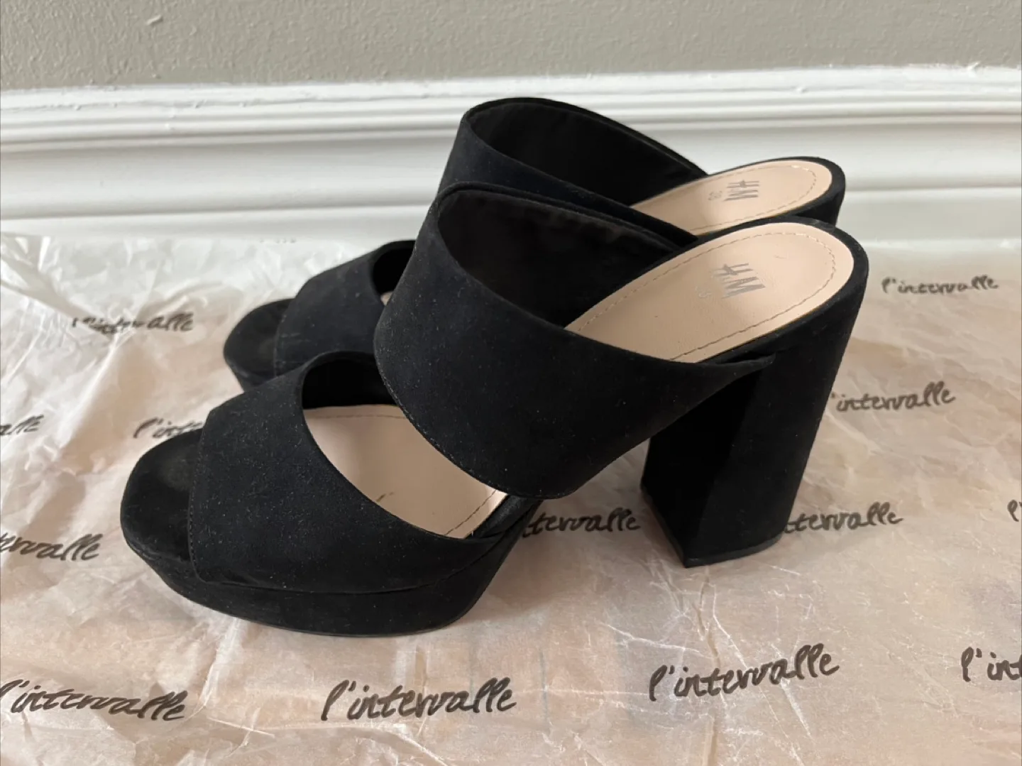 H&M Black Platform Heels image indicator(5)