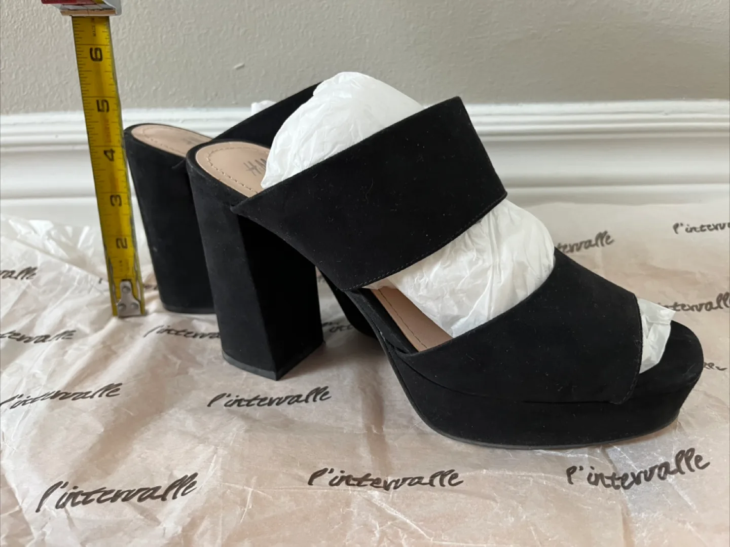 H&M Black Platform Heels image indicator(8)