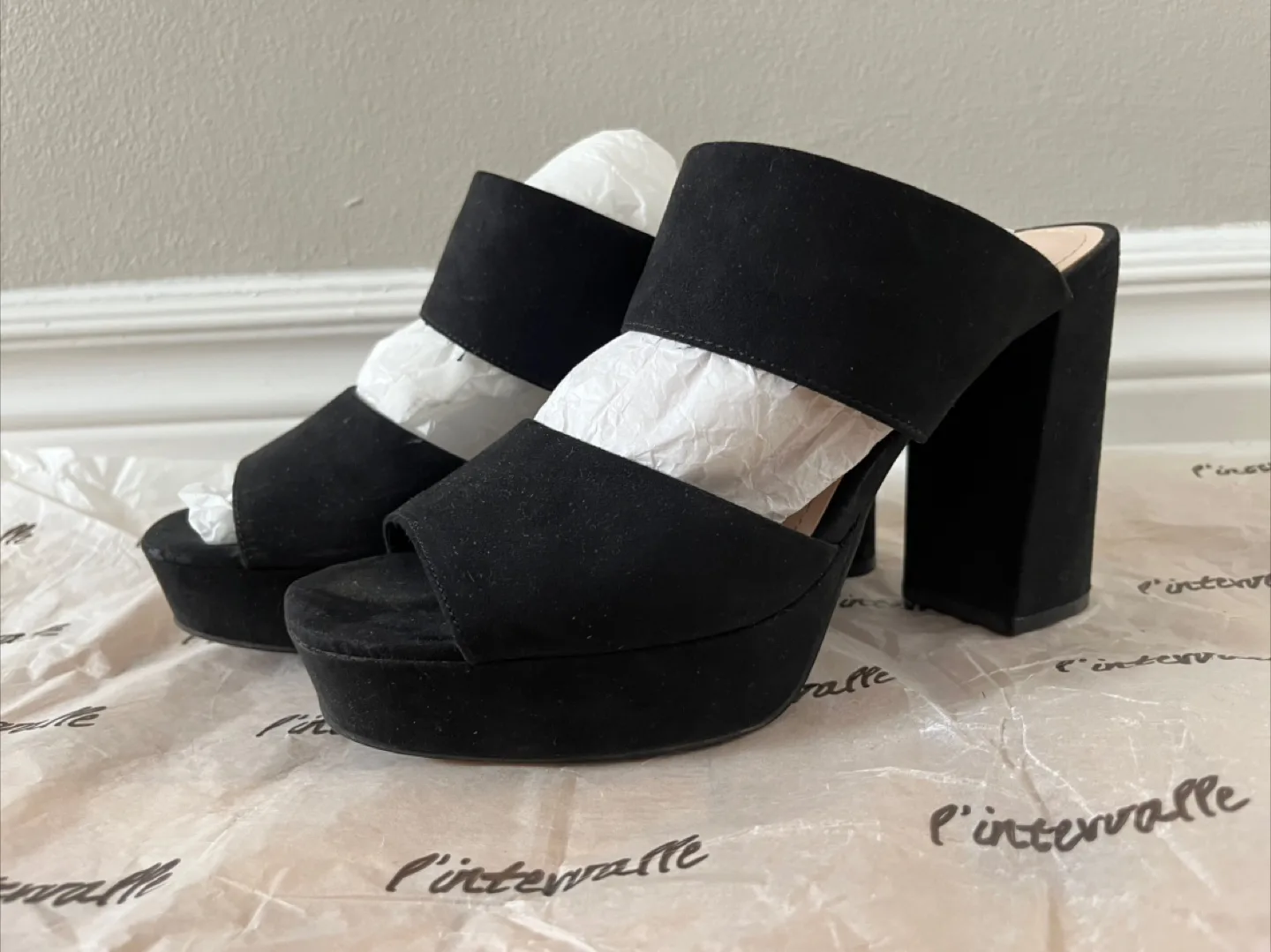 H&M Black Platform Heels image indicator(7)