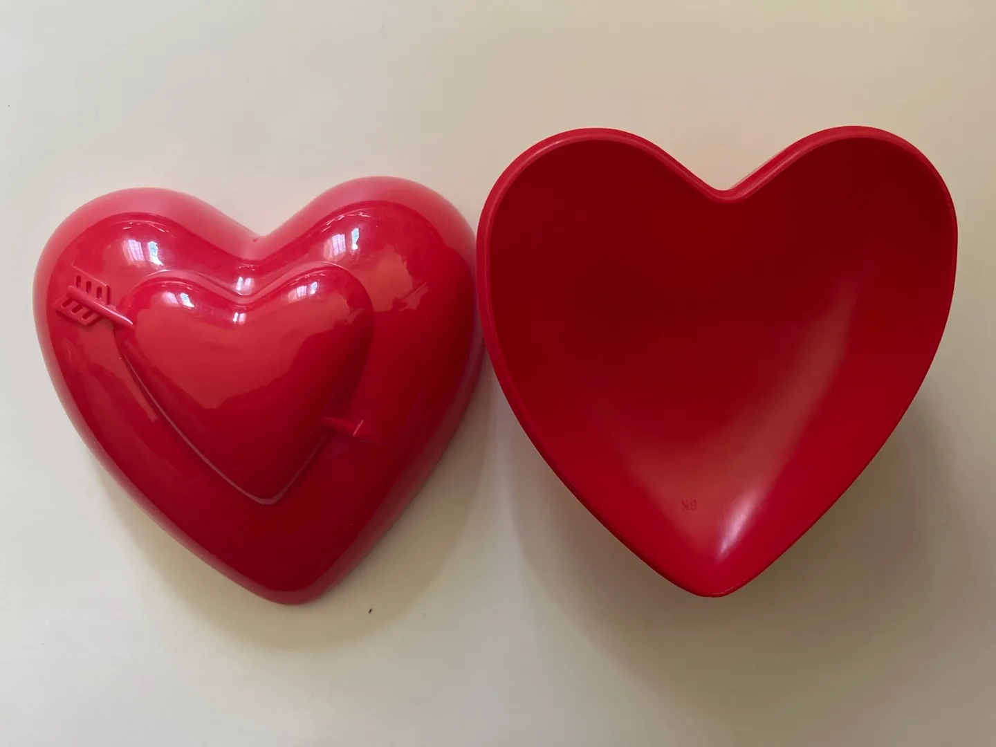 #Freecycle Red Heart Shaped Plastic Box thumbnail