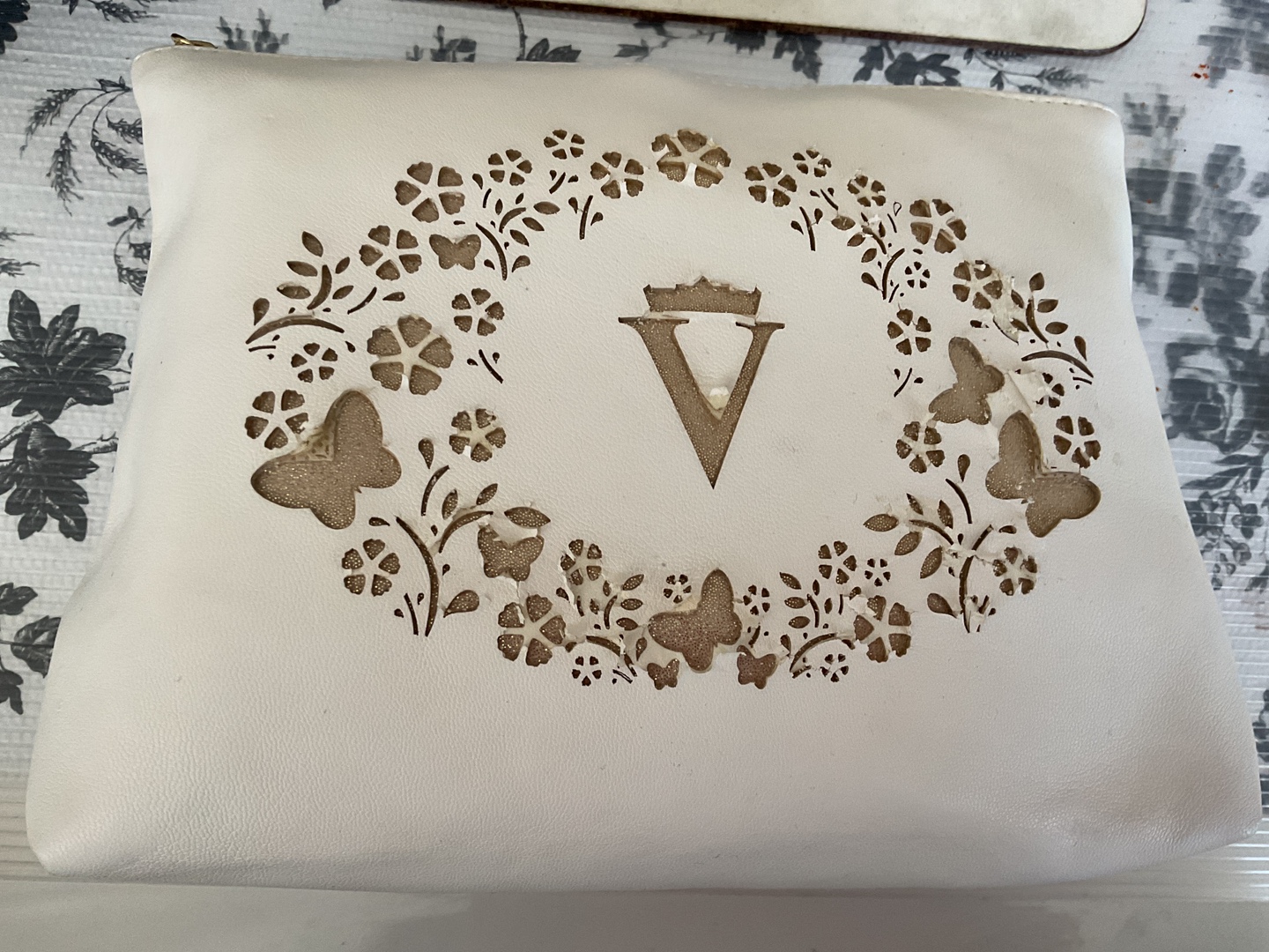 Victoria's Secret White Cosmetic Bag #freecycle