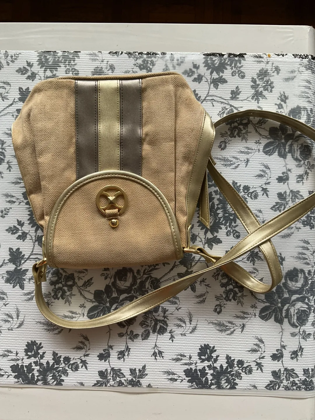 Vintage Etienne Aigner Crossbody Bag thumbnail