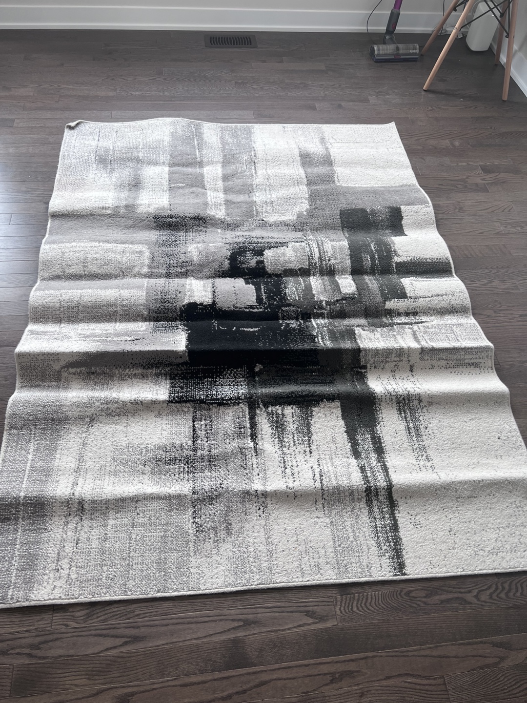 Area Rug - 5' x 7' Black/Grey