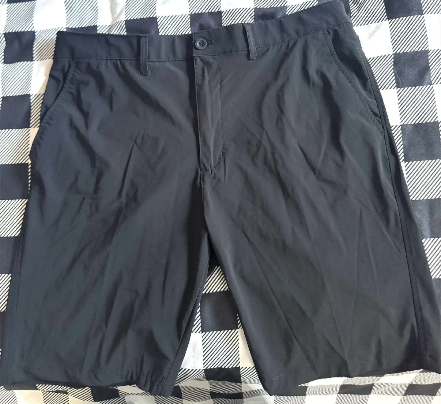 Kenneth Cole Golf Shorts - Size 36 thumbnail