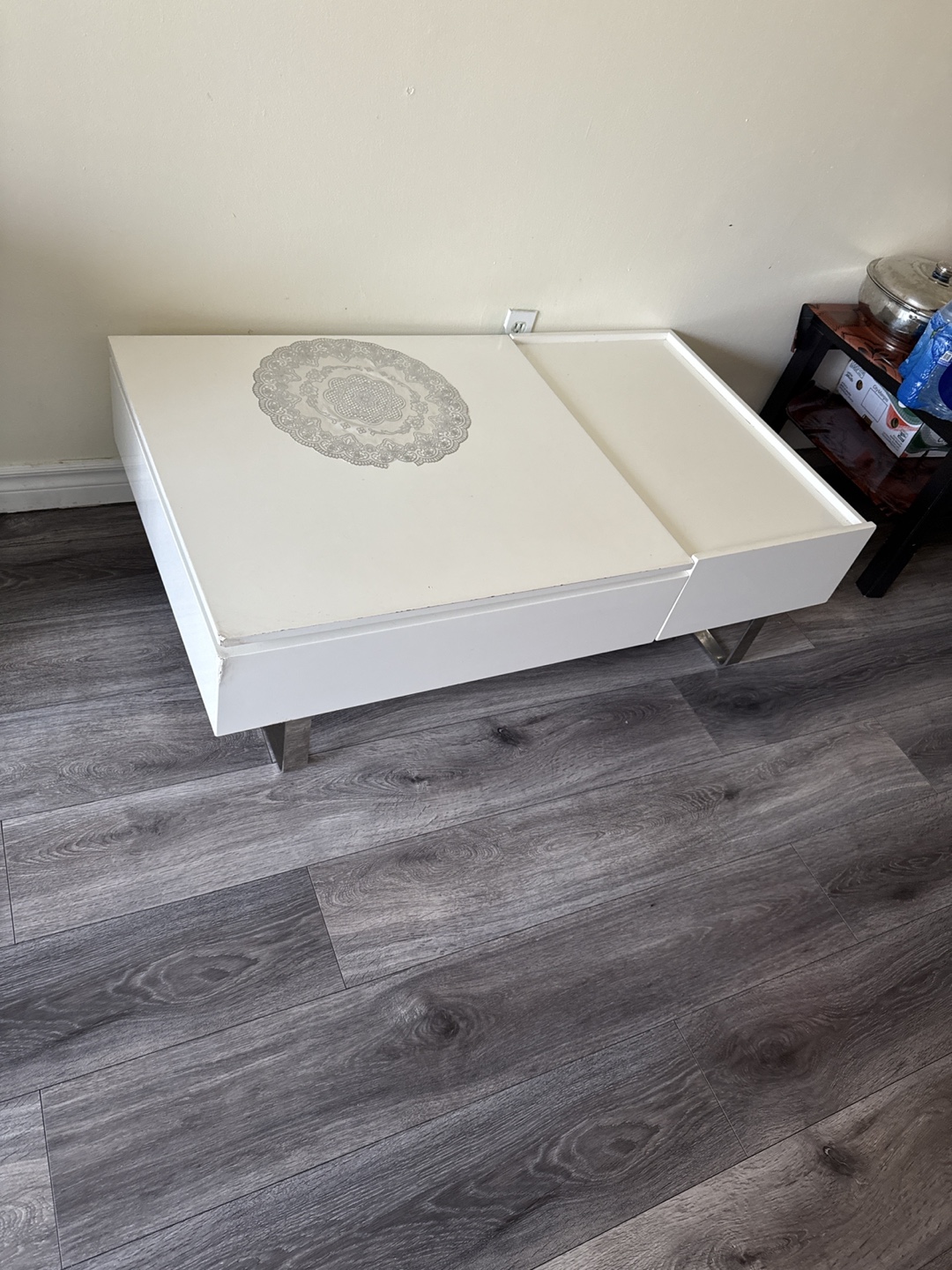 White Lift Top Coffee Table with Drawer - photo 4