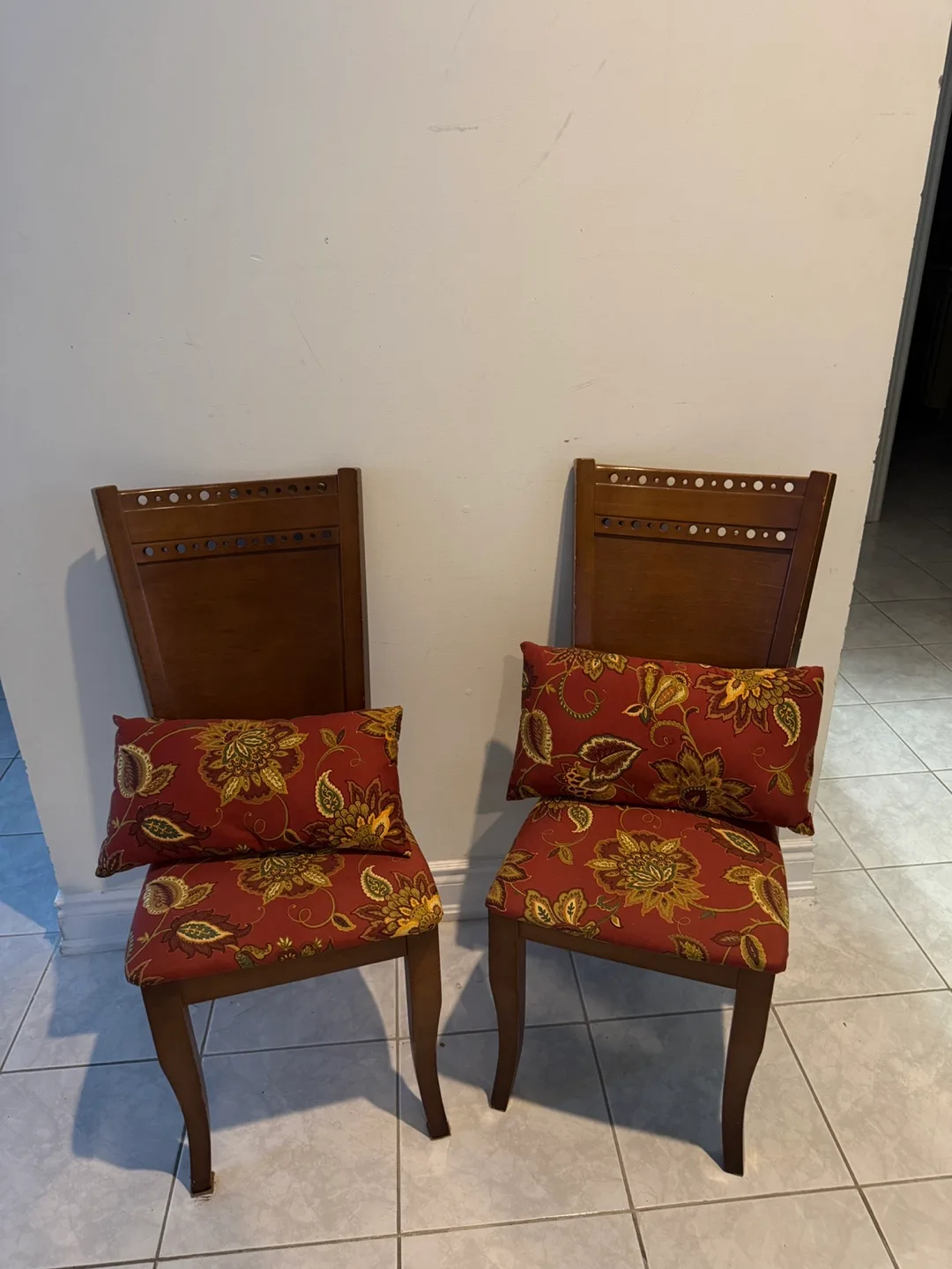Set of 2 Wooden Dining Chairs thumbnail
